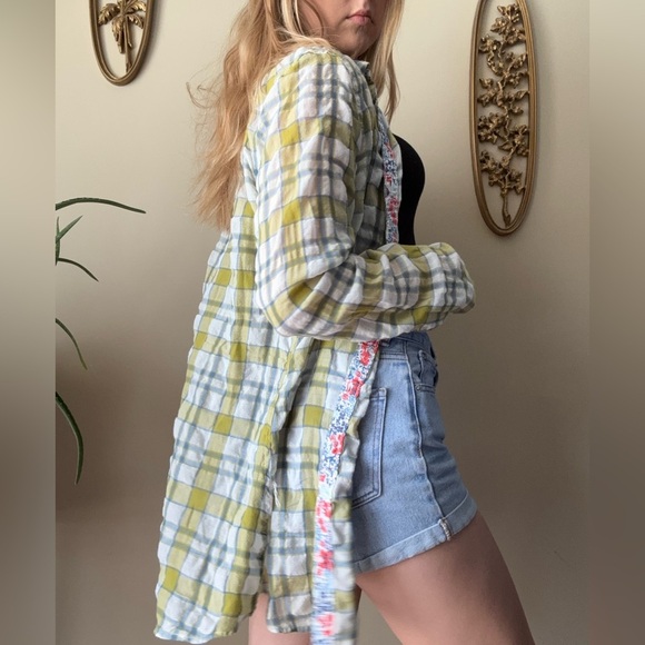 Hollister Lightweight Colorful Flannel - Picture 5 of 11